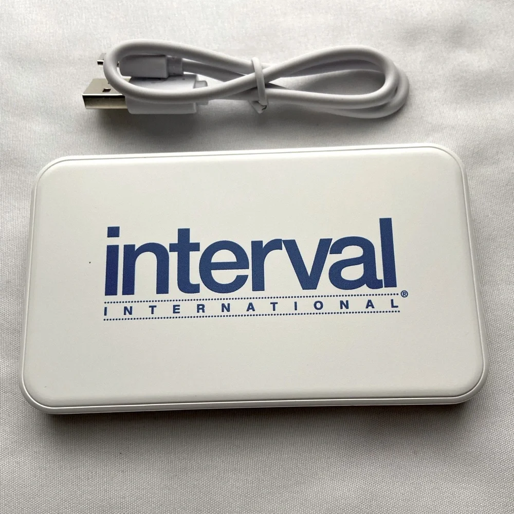 INTERVAL INTERNATIONAL PORTABLE WIRELESS CHARGER